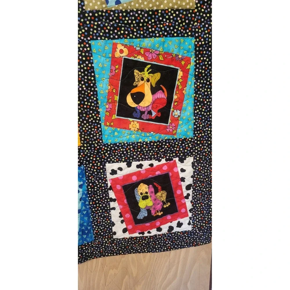 Happy Dog‎ Quilted Pattern Blanket Please Refer To Photos For Measurements.